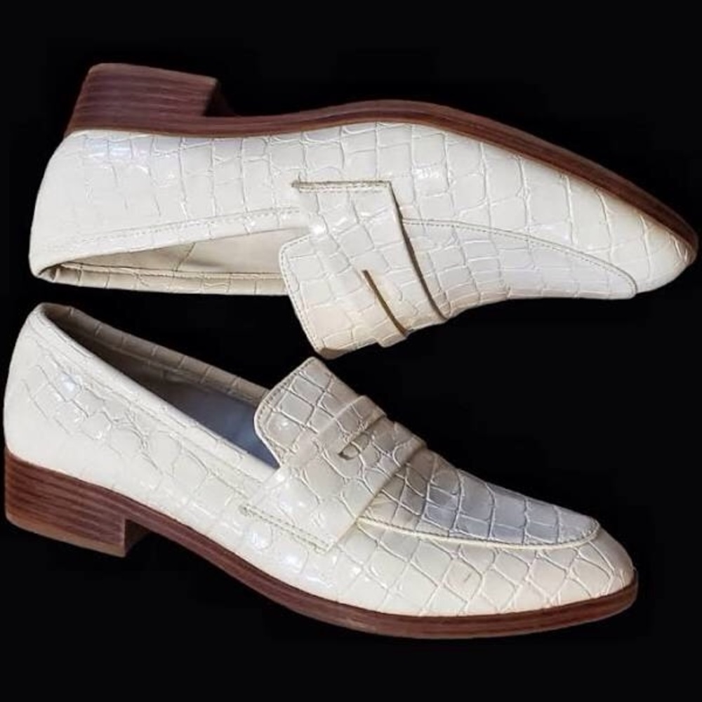 ALDO White Crocodile Embossed Loafers NWOT